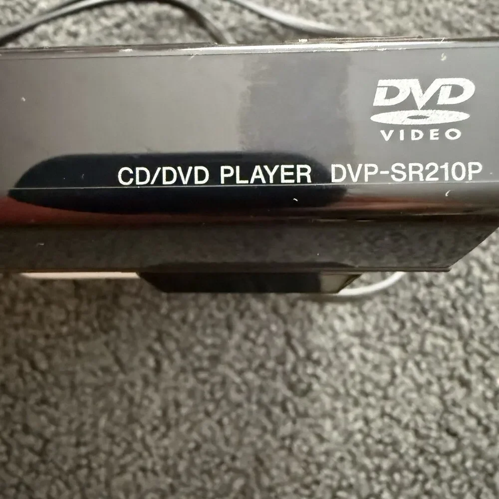 Sony DVP-SR210P CD/DVD Player & AV Cables ~ TESTED